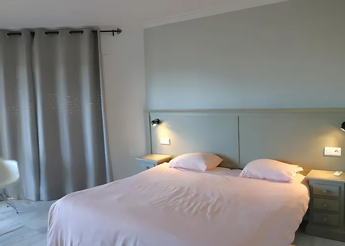 9 Pers In Burriana 内尔哈